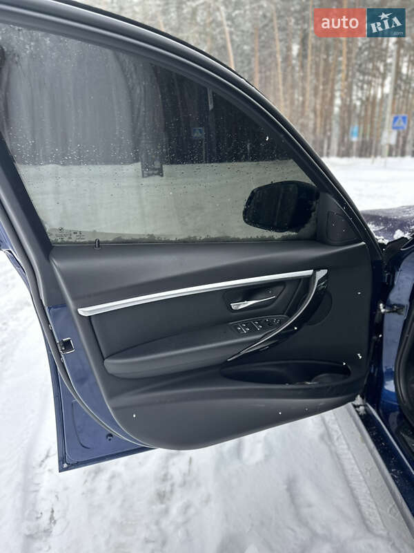 Седан BMW 3 Series 2018 в Киеве