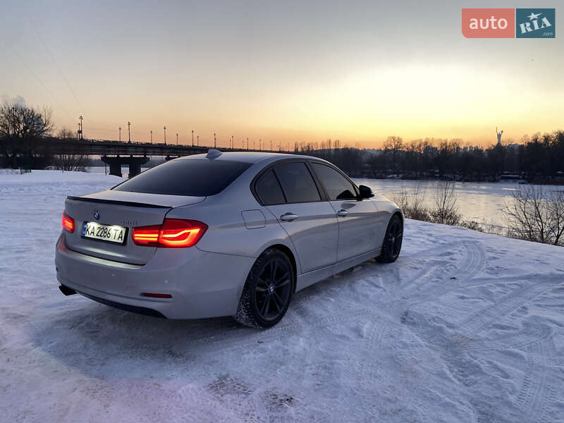 Седан BMW 3 Series 2016 в Киеве
