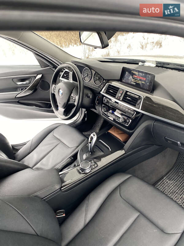 Седан BMW 3 Series 2016 в Киеве