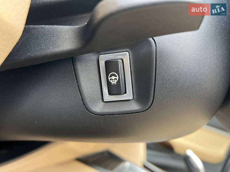 Седан BMW 3 Series 2017 в Киеве