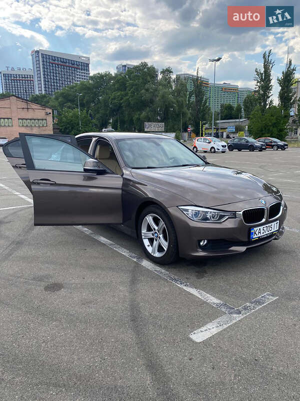 Седан BMW 3 Series 2014 в Киеве