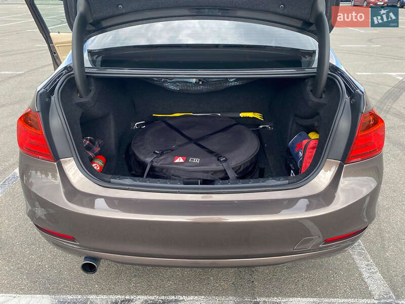 Седан BMW 3 Series 2014 в Киеве