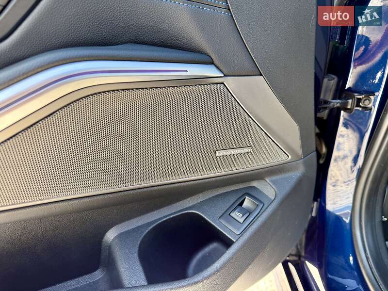 Седан BMW 3 Series 2021 в Киеве