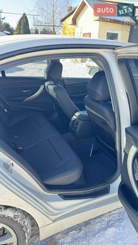 Седан BMW 3 Series 2016 в Ровно фото 23 Седан BMW 3 Series 2016 в Ровно