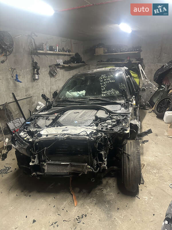 Седан BMW 3 Series 2020 в Львове