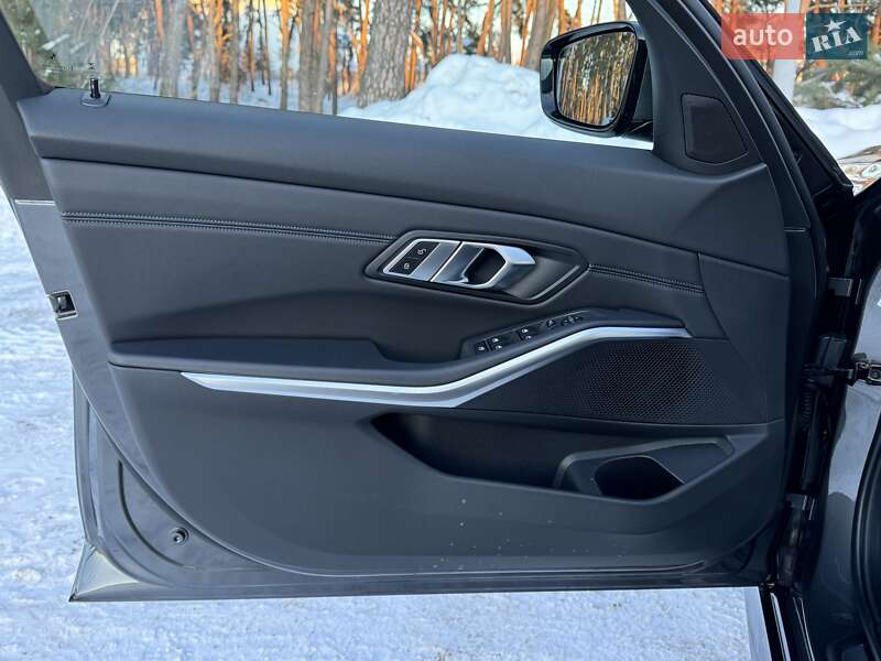 Седан BMW 3 Series 2021 в Киеве