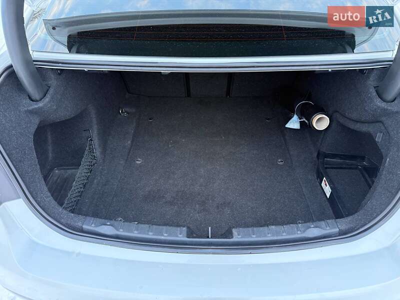 Седан BMW 3 Series 2013 в Киеве фото 16 Седан BMW 3 Series 2013 в Киеве