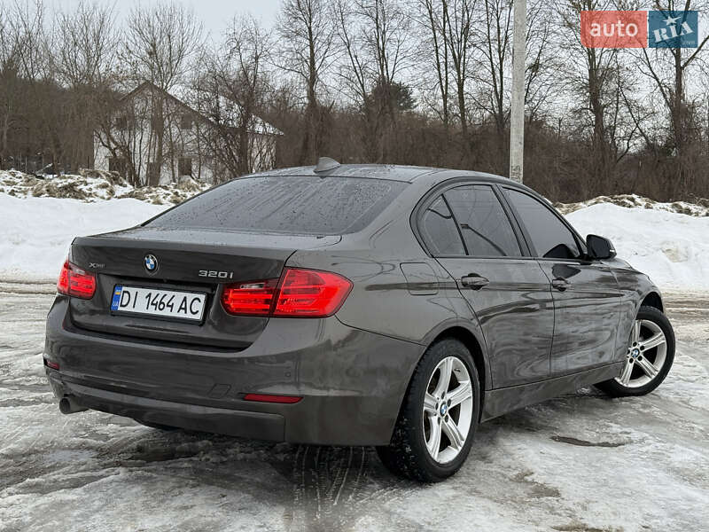 Седан BMW 3 Series 2015 в Львове