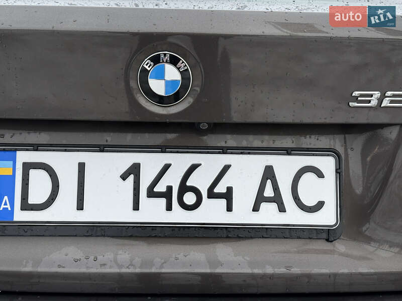 Седан BMW 3 Series 2015 в Львове