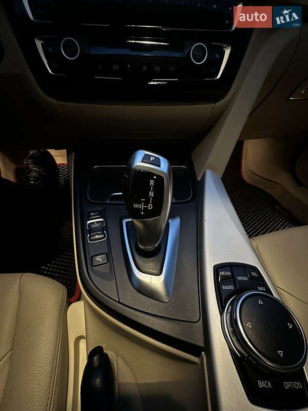 Седан BMW 3 Series 2016 в Полтаве