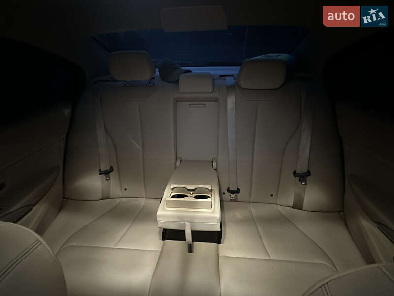 Седан BMW 3 Series 2016 в Полтаве