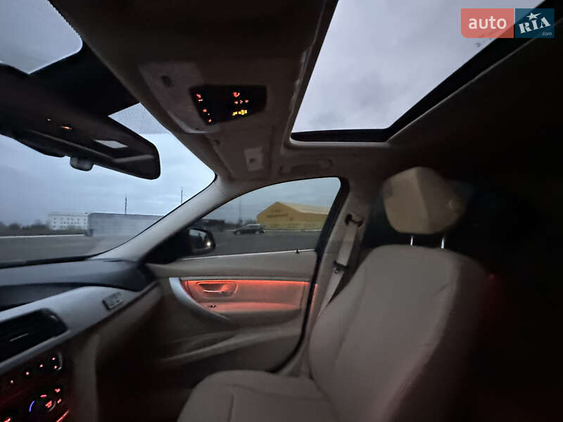 Седан BMW 3 Series 2016 в Полтаве