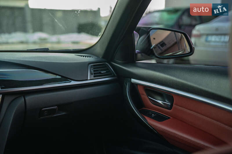 Седан BMW 3 Series 2017 в Черновцах
