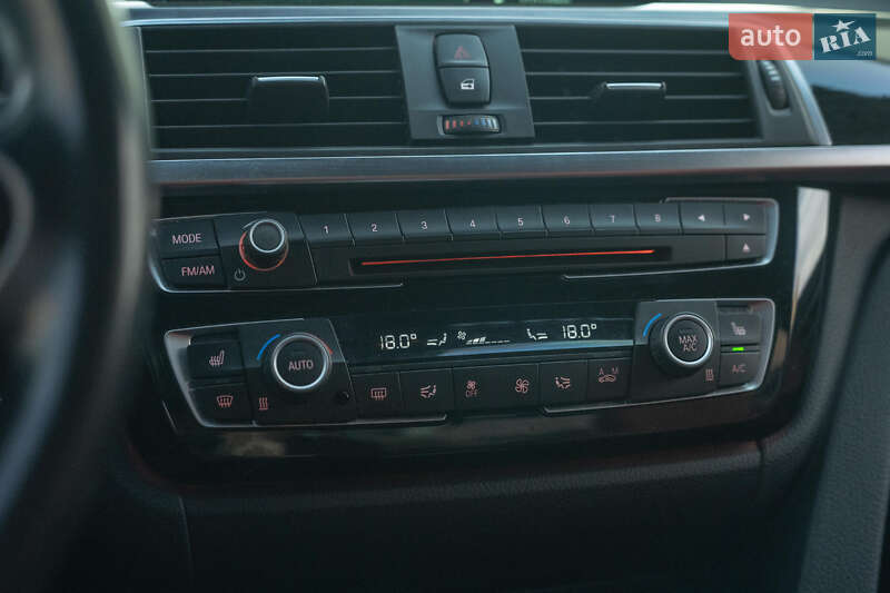 Седан BMW 3 Series 2017 в Черновцах