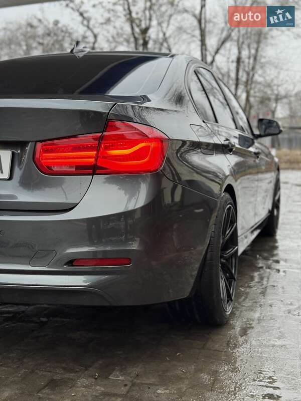 Седан BMW 3 Series 2016 в Днепре