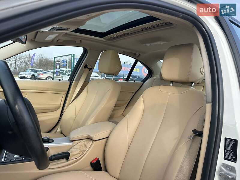 Седан BMW 3 Series 2016 в Одессе