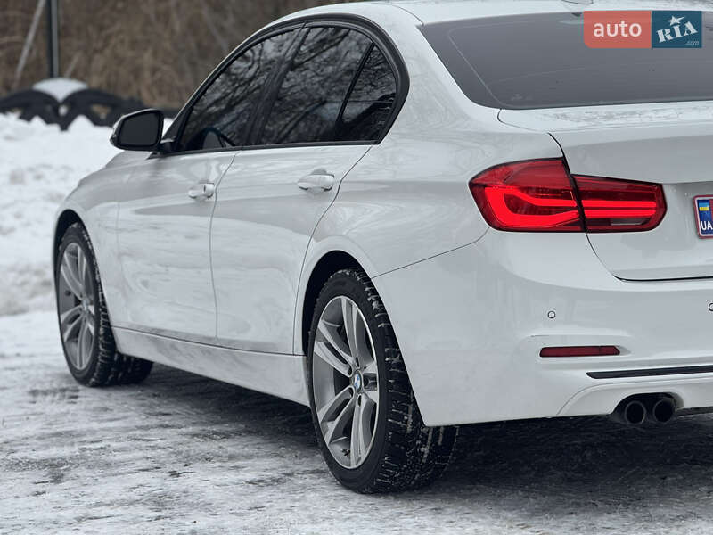 Седан BMW 3 Series 2015 в Сарнах
