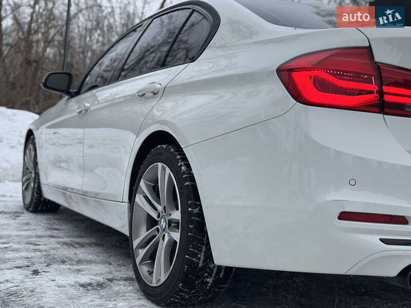 Седан BMW 3 Series 2015 в Сарнах