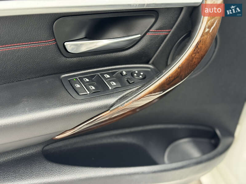 Седан BMW 3 Series 2015 в Сарнах