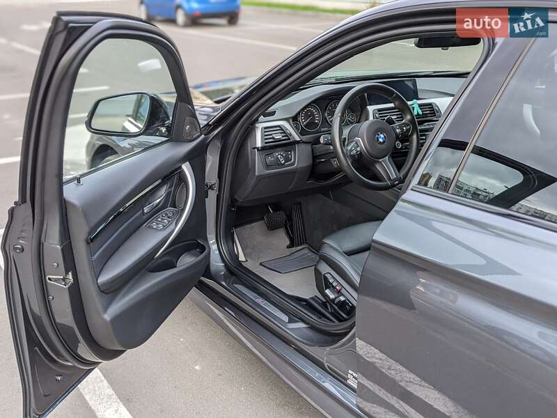 Седан BMW 3 Series 2017 в Киеве