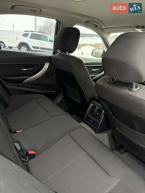 Седан BMW 3 Series 2015 в Фастове