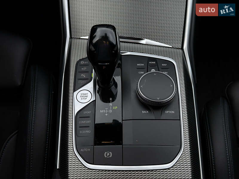 Седан BMW 3 Series 2019 в Киеве