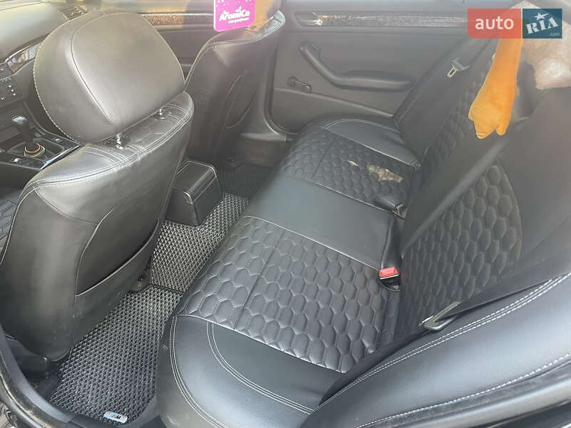 Седан BMW 3 Series 2002 в Кривом Роге