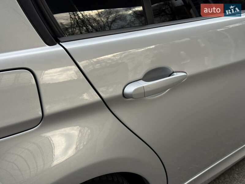 Седан BMW 3 Series 2010 в Днепре фото 25 Седан BMW 3 Series 2010 в Днепре