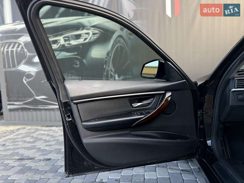 Седан BMW 3 Series 2015 в Львове