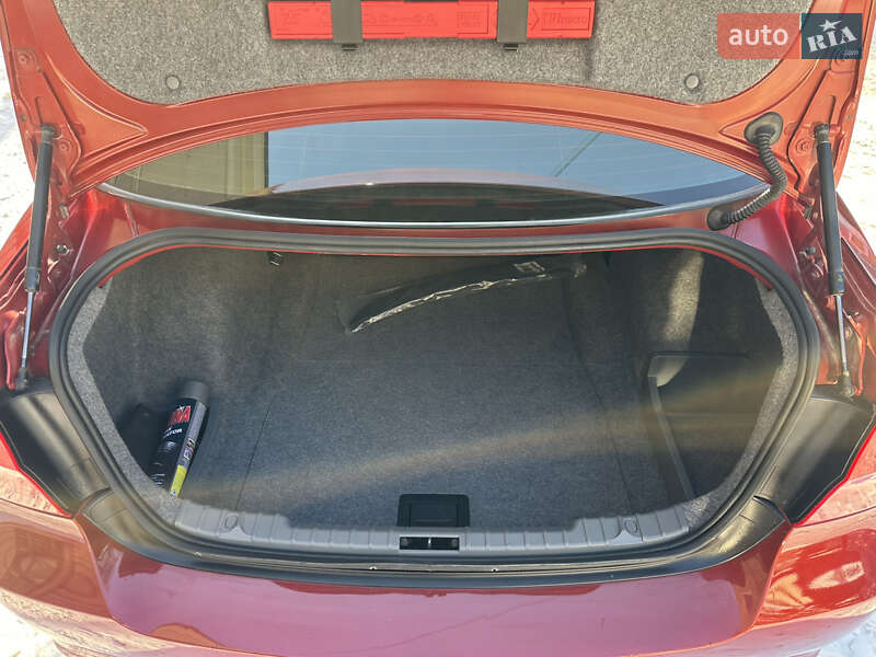 Седан BMW 3 Series 2010 в Черновцах