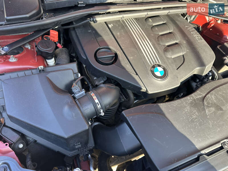 Седан BMW 3 Series 2010 в Черновцах