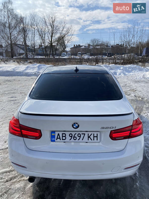 Седан BMW 3 Series 2017 в Житомире