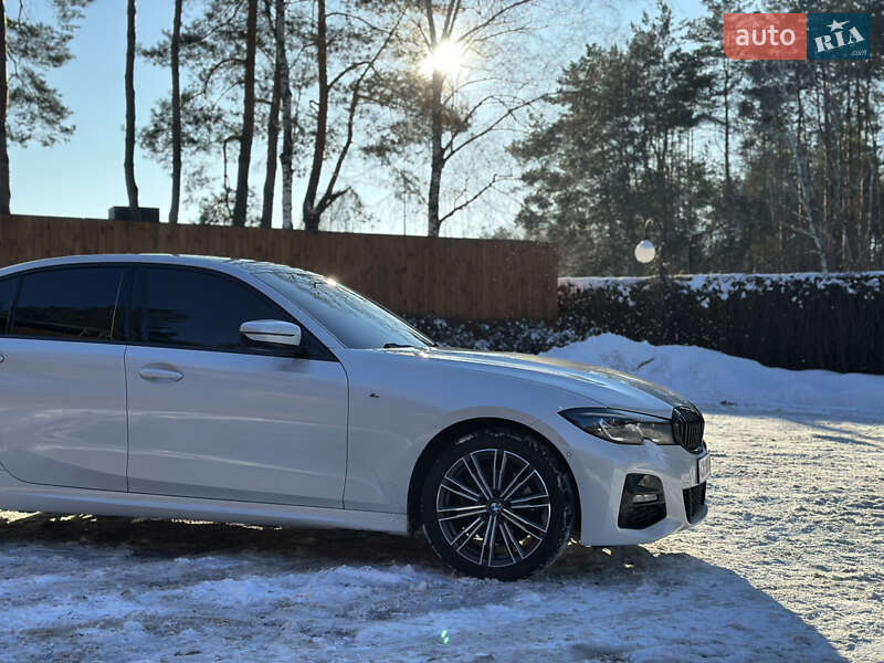 Седан BMW 3 Series 2022 в Киеве