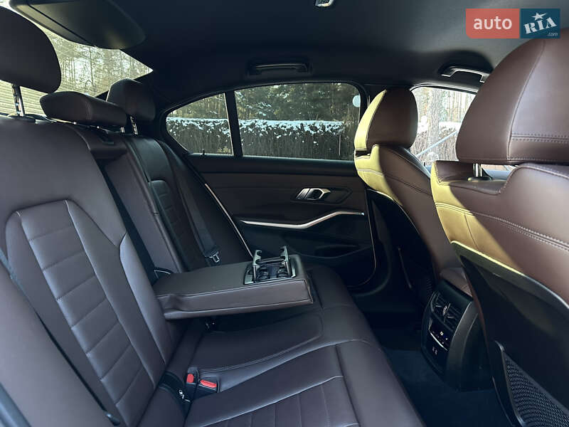 Седан BMW 3 Series 2022 в Киеве