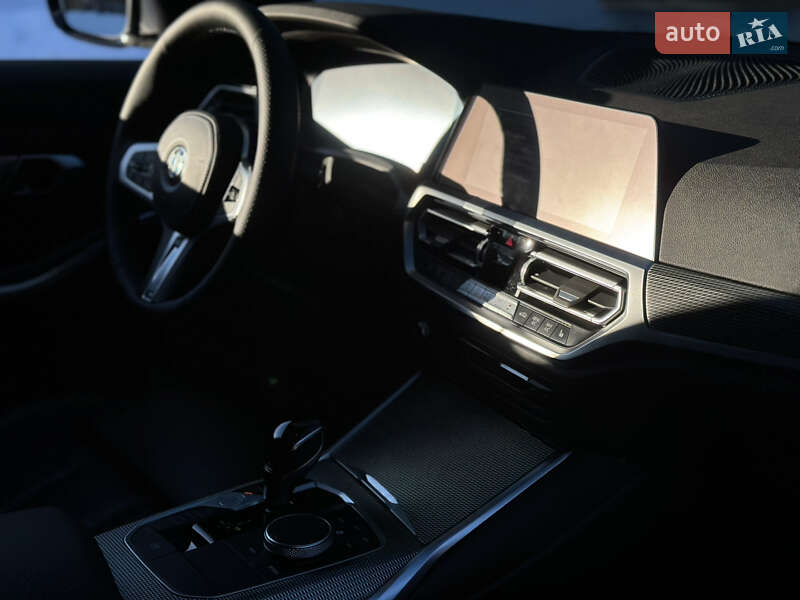 Седан BMW 3 Series 2022 в Киеве