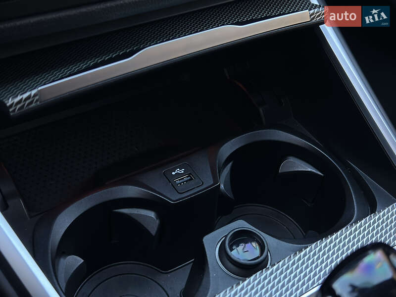 Седан BMW 3 Series 2022 в Киеве