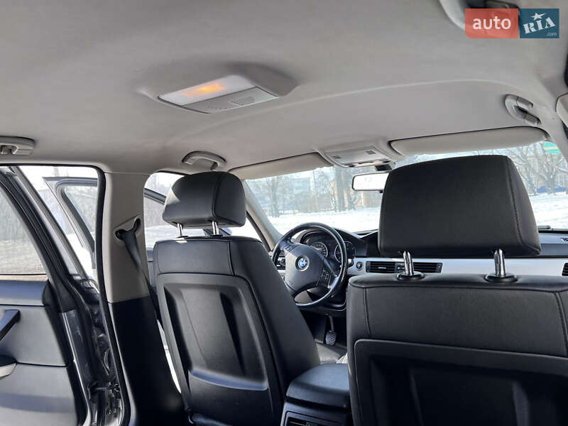 Седан BMW 3 Series 2009 в Черкасах