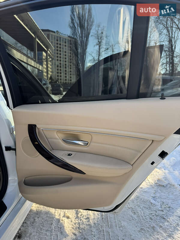 Седан BMW 3 Series 2014 в Киеве