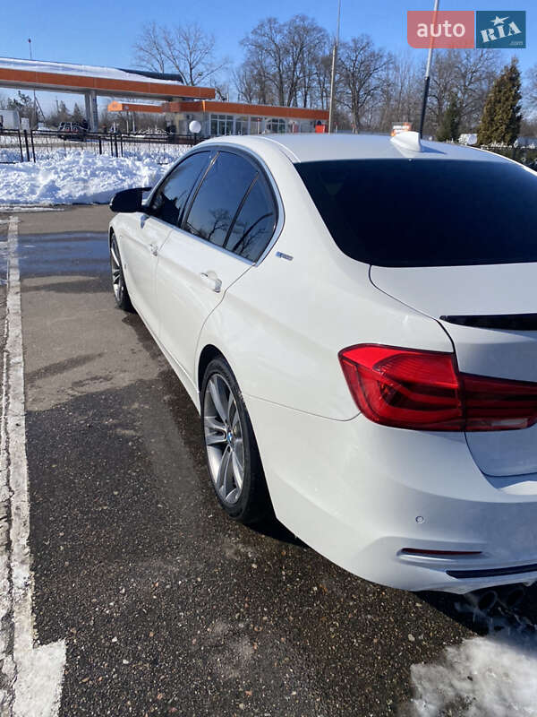 Седан BMW 3 Series 2017 в Первомайську