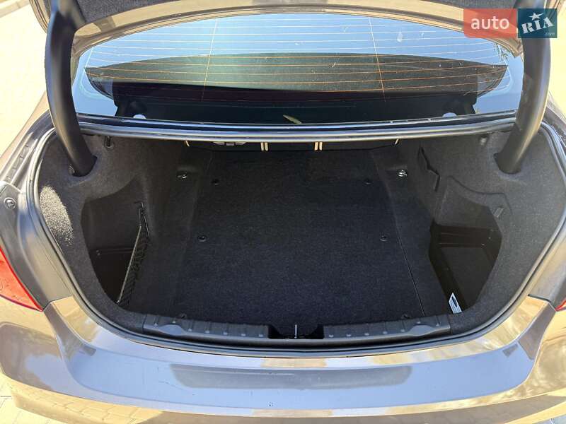 Седан BMW 3 Series 2014 в Чорноморську