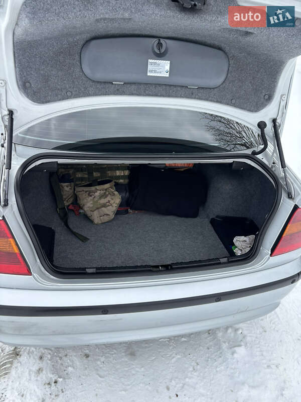 Седан BMW 3 Series 2003 в Умани