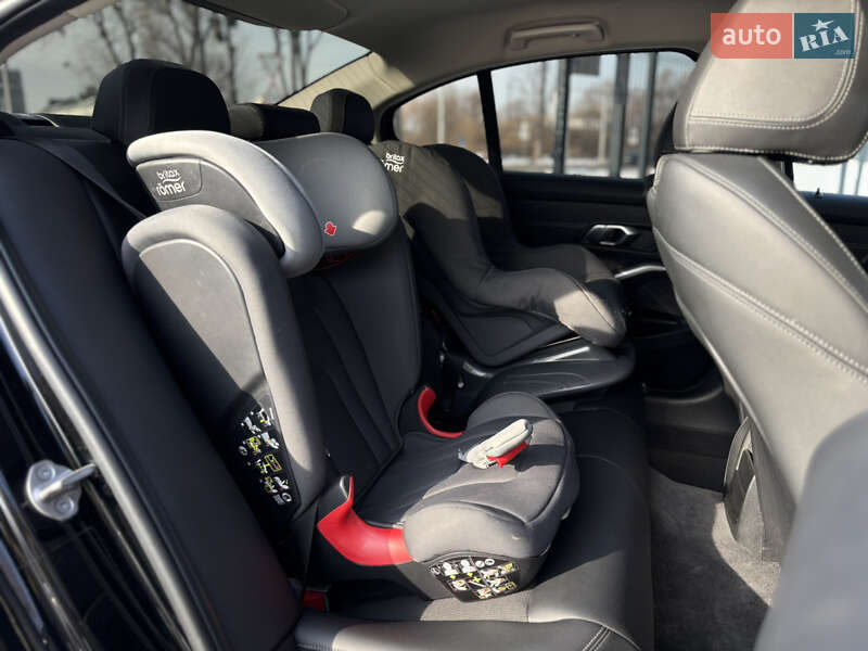 Седан BMW 3 Series 2020 в Львове