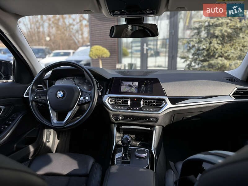 Седан BMW 3 Series 2020 в Львове