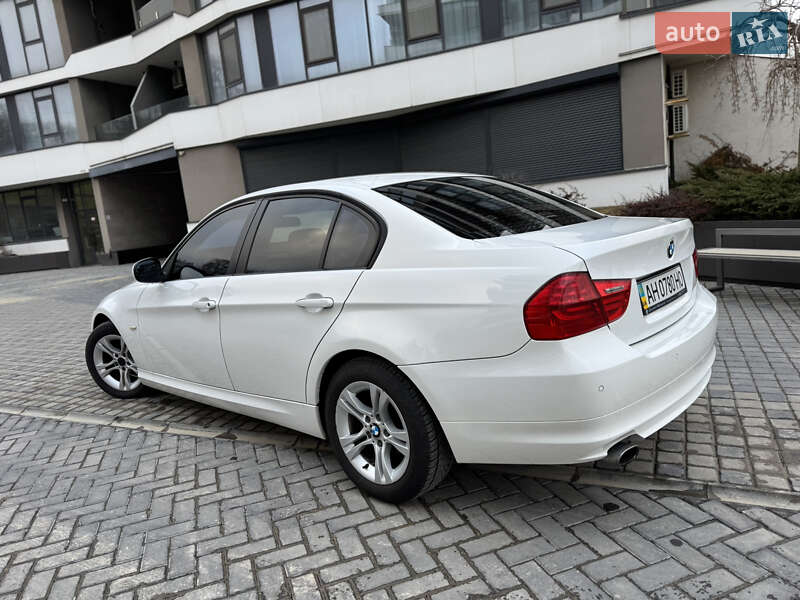 Седан BMW 3 Series 2011 в Одессе