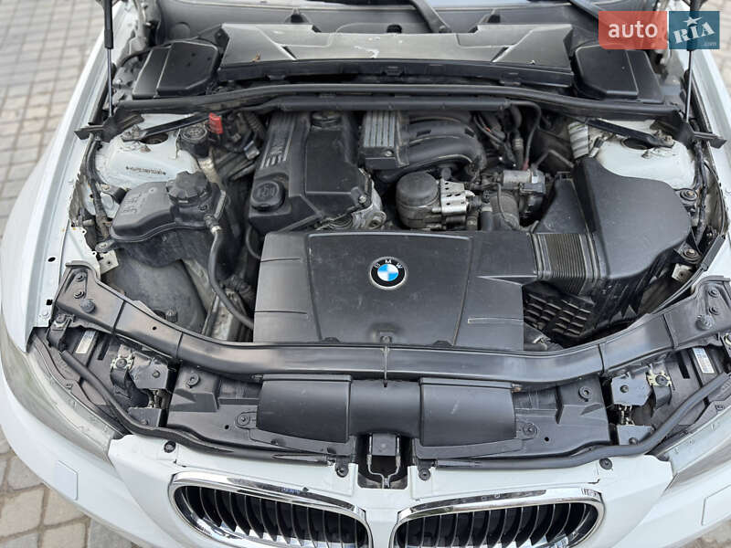 Седан BMW 3 Series 2011 в Одессе