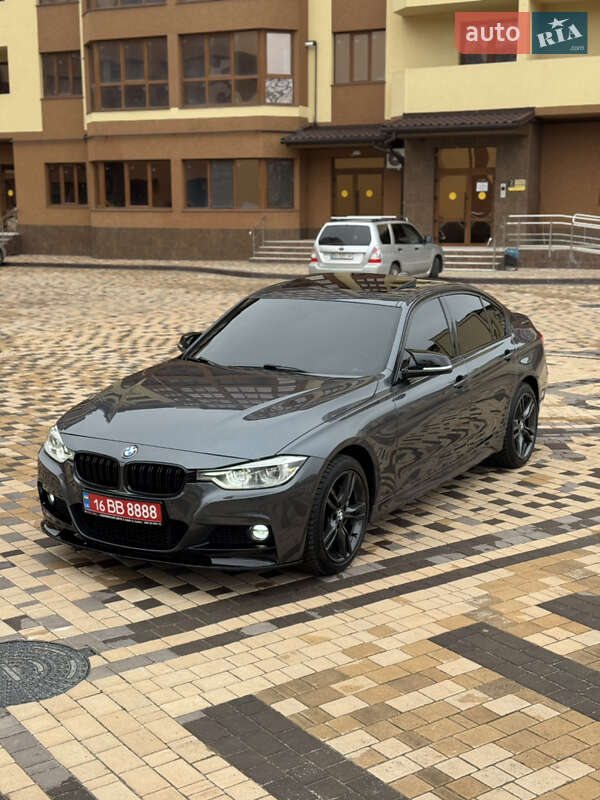 Седан BMW 3 Series 2018 в Измаиле