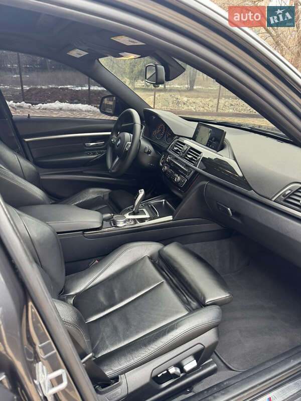 Седан BMW 3 Series 2018 в Измаиле