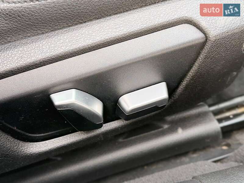 Седан BMW 3 Series 2016 в Києві