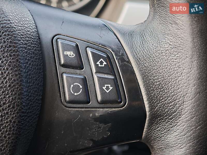 Седан BMW 3 Series 2007 в Харькове