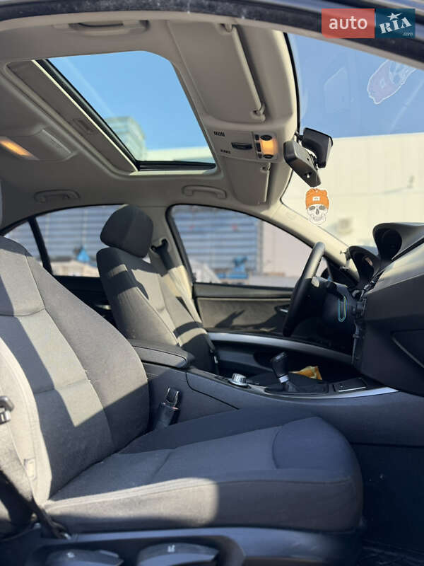 Седан BMW 3 Series 2005 в Киеве